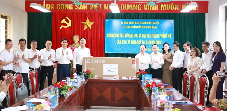 Sở Giáo dục và Đào tạo Hà Nội làm việc với xã đảo Minh Châu: Chung tay tháo gỡ khó khăn, nâng cao chất lượng giáo dục- Ảnh 5.