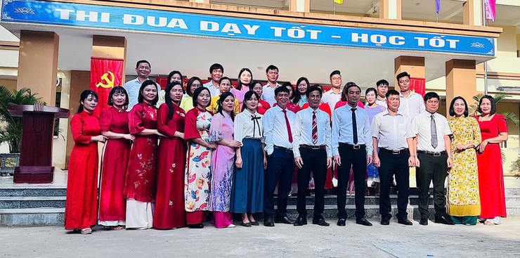 Rộn ràng không khí đón năm học mới trên xã đảo Minh Châu- Ảnh 11.