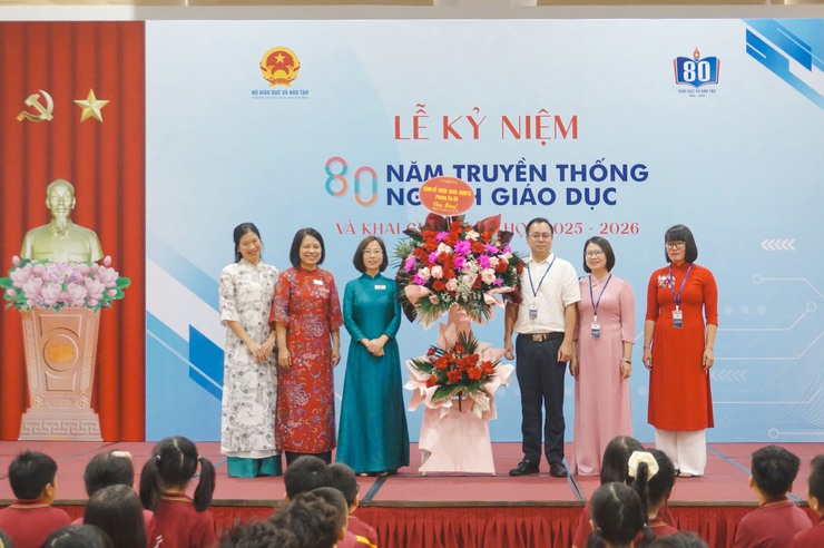 Lễ kỷ niệm 80 năm truyền thống ngành Giáo dục và Khai giảng năm học 2025 – 2026 tại phường Tây Mỗ- Ảnh 10.