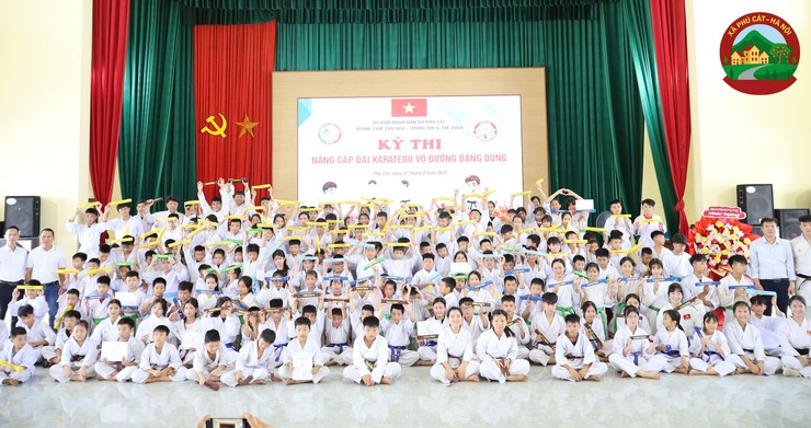 Xã Phú Cát tổ chức kỳ thi lên đai Karate cho 200 võ sinh- Ảnh 20.
