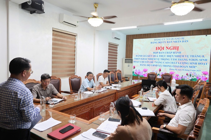 Đảng bộ UBND xã Quảng Bị tổ chức Hội nghị Họp Ban chấp hành đánh giá kết quả thực hiện nhiệm vụ tháng 8, triển khai nhiệm vụ trọng tâm tháng 9/2025; sinh hoạt chuyên đề Nâng cao chất lượng sinh hoạt đảng bộ UBND xã trong giai đoạn mới- Ảnh 2.