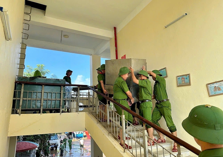 Xã Xuân Mai ra quân tông vệ sinh môi trường sau ngập úng- Ảnh 3.