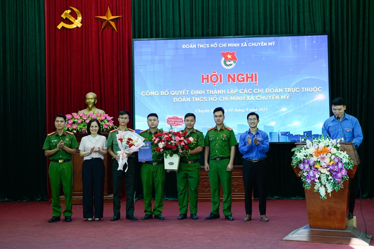 Đoàn xã Chuyên Mỹ công bố Quyết định thành lập chi đoàn trực thuộc; triển khai kế hoạch tổ chức Đại hội Đoàn xã lần thứ I- Ảnh 4.