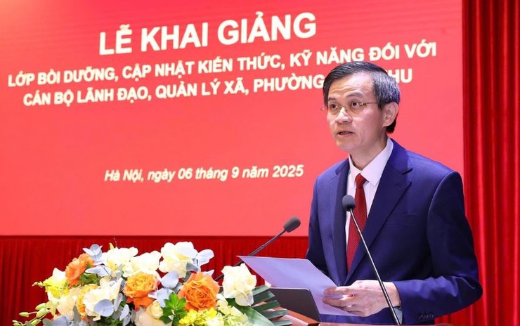 Khai giảng Lớp bồi dưỡng cập nhật kiến thức, kỹ năng đối với cán bộ lãnh đạo, quản lý cấp xã, phường, đặc khu- Ảnh 3.