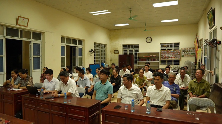 Đồng chí Bí thư Đảng ủy, Chủ tịch HĐND xã dự sinh hoạt chi bộ thường kỳ tháng 9 tại chi bộ thôn Động Giã- Ảnh 1.