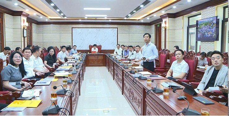 Đảng ủy xã Phúc Thọ làm việc với Công ty CP Tập đoàn T&T và đơn vị tư vấn về khảo sát dự án khu đô thị trên địa bàn xã- Ảnh 10.