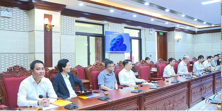 Đảng ủy xã Phúc Thọ làm việc với Công ty CP Tập đoàn T&T và đơn vị tư vấn về khảo sát dự án khu đô thị trên địa bàn xã- Ảnh 5.