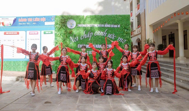 XÃ YÊN BÀI TƯNG BỪNG KHAI GIẢNG NĂM HỌC MỚI 2025 – 2026- Ảnh 4.