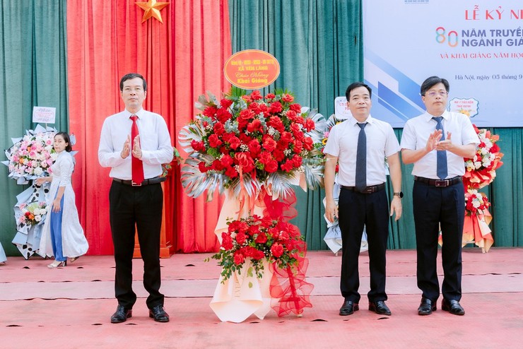 XÃ YÊN LÃNG TƯNG BỪNG KHAI GIẢNG NĂM HỌC MỚI 2025-2026.- Ảnh 2.