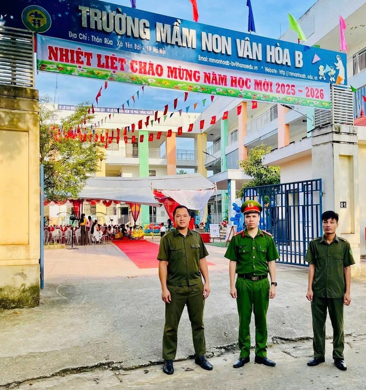 CÔNG AN XÃ YÊN BÀI TĂNG CƯỜNG CÔNG TÁC ĐẢM BẢO AN TOÀN GIAO THÔNG TRONG NGÀY KHAI GIẢNG NĂM HỌC 2025 – 2026- Ảnh 1.