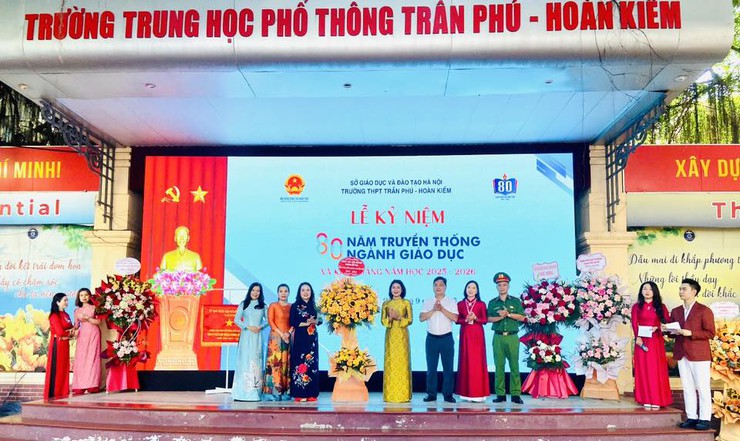 PHƯỜNG CỬA NAM: PHẤN KHỞI, HÂN HOAN NGÀY HỘI TOÀN DÂN ĐƯA TRẺ ĐẾN TRƯỜNG- Ảnh 1.