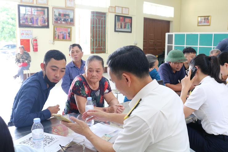 Xã Quảng Bị tổ chức hướng dẫn cài đặt ứng dụng eTax Mobile và nộp thuế sử dụng đất phi nông nghiệp năm 2025 bằng phương thức điện tử- Ảnh 7.