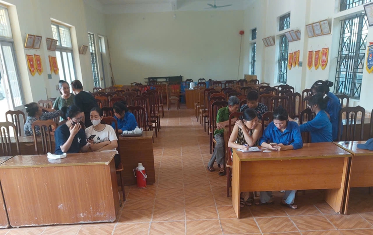 Triển khai các điểm"Bình dân học vụ số lưu động" trên địa bàn xã Quảng Bị- Ảnh 5.