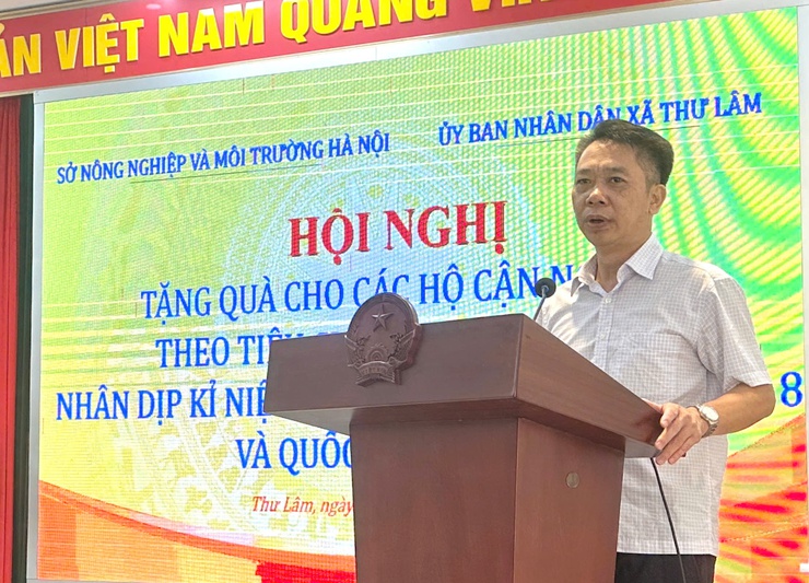 Sở Nông nghiệp và Môi trường Hà Nội phối hợp cùng UBND xã Thư Lâm tổ chức hội nghị tặng quà cho các hộ cận nghèo theo tiêu chuẩn Trung ương năm 2025.- Ảnh 6.