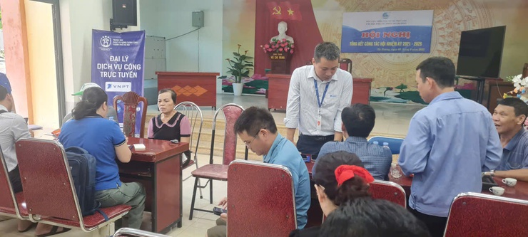Hội nghị Bình dân học vụ số tại thôn Hà Hương, xã Thư Lâm đã thu hút đông đảo Nhân dân tham gia- Ảnh 3.