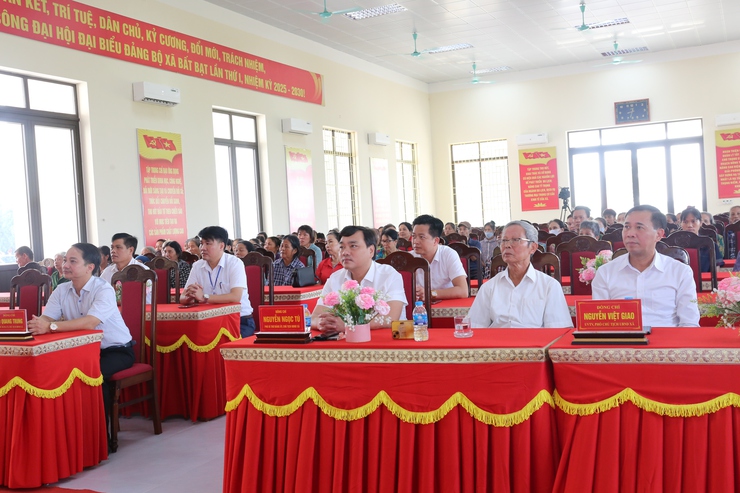 Lan tỏa tấm lòng nhân ái – 100 suất quà được trao tặng cho các gia đình có hoàn cảnh đặc biệt khó khăn trên địa bàn xã Bất Bạt- Ảnh 2.