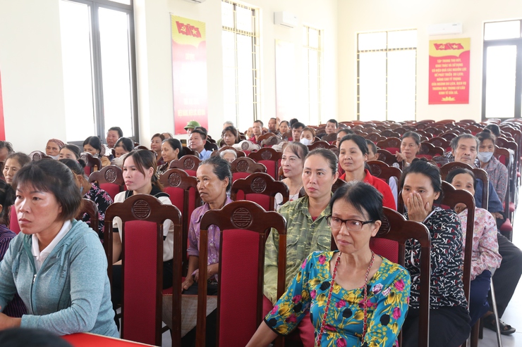 Lan tỏa tấm lòng nhân ái – 100 suất quà được trao tặng cho các gia đình có hoàn cảnh đặc biệt khó khăn trên địa bàn xã Bất Bạt- Ảnh 18.