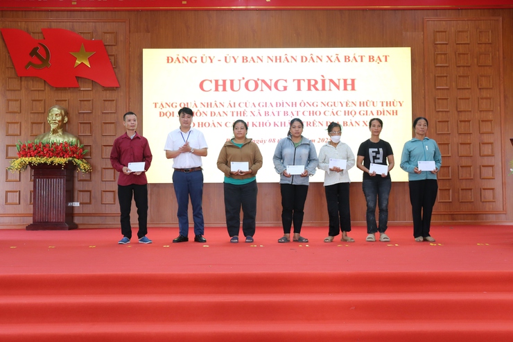 Lan tỏa tấm lòng nhân ái – 100 suất quà được trao tặng cho các gia đình có hoàn cảnh đặc biệt khó khăn trên địa bàn xã Bất Bạt- Ảnh 17.