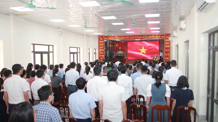 Xã Hoà Xá tổ chức Lễ chào cờ và sinh hoạt chính trị dưới cờ tháng 9/2025- Ảnh 2.