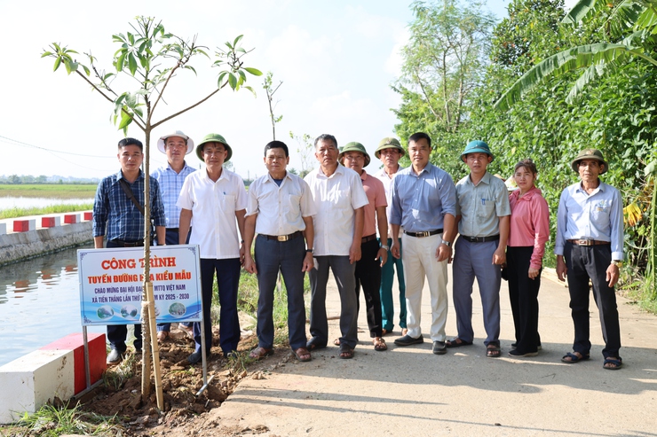 Thôn Văn Lôi phát động – khởi công xây dựng tuyến đường hoa kiểu mẫu chào mừng Đại hội MTTQ Việt Nam xã nhiệm kỳ 2025 – 2030- Ảnh 5.