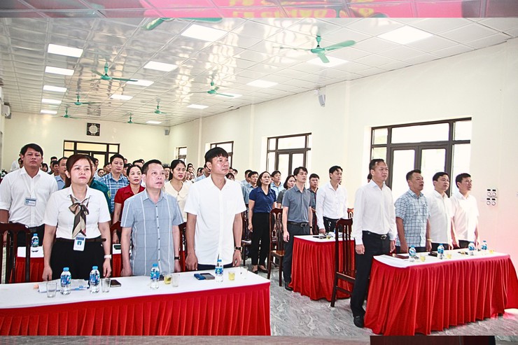 Xã Hoà Xá tổ chức Lễ chào cờ và sinh hoạt chính trị dưới cờ tháng 9/2025- Ảnh 1.