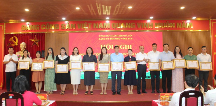 Đảng bộ phường Vĩnh Tuy tổng kết công tác tổ chức Đại hội đại biểu lần thứ I, nhiệm kỳ 2025 - 2030- Ảnh 9.