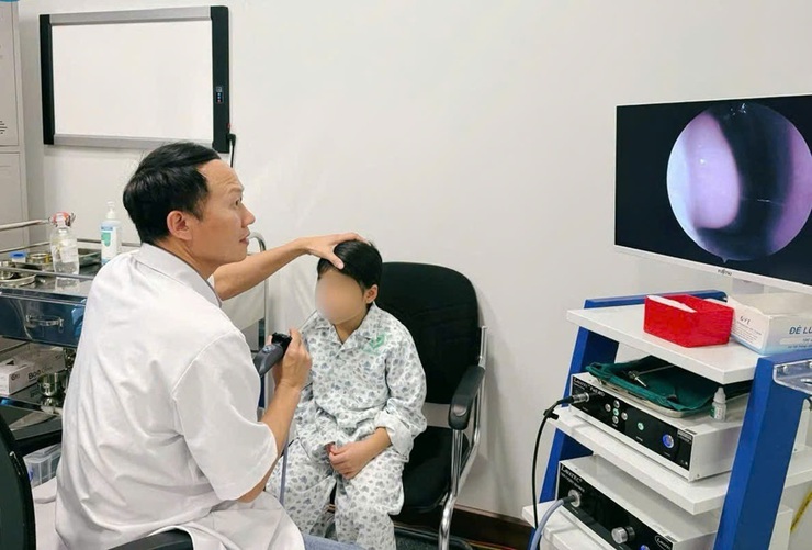 Bệnh viện Nhi Hà Nội: Cứu bé gái 8 tuổi thoát khỏi đau đầu kéo dài gần một năm- Ảnh 1.