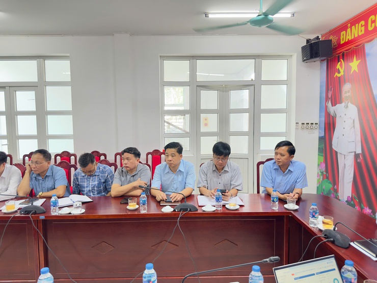 XÃ BA VÌ DỰ HỘI NGHỊ TRỰC TUYẾN LỚP BỒI DƯỠNG CẬP NHẬT KIẾN THỨC, KỸ NĂNG ĐỐI VỚI CÁN BỘ LÃNH ĐẠO, QUẢN LÝ XÃ, PHƯỜNG - Ảnh 2.