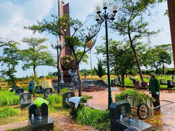 Đảng uỷ xã Phúc Thọ tăng cường lãnh đạo công tác vệ sinh môi trường và trật tự đô thị- Ảnh 5.