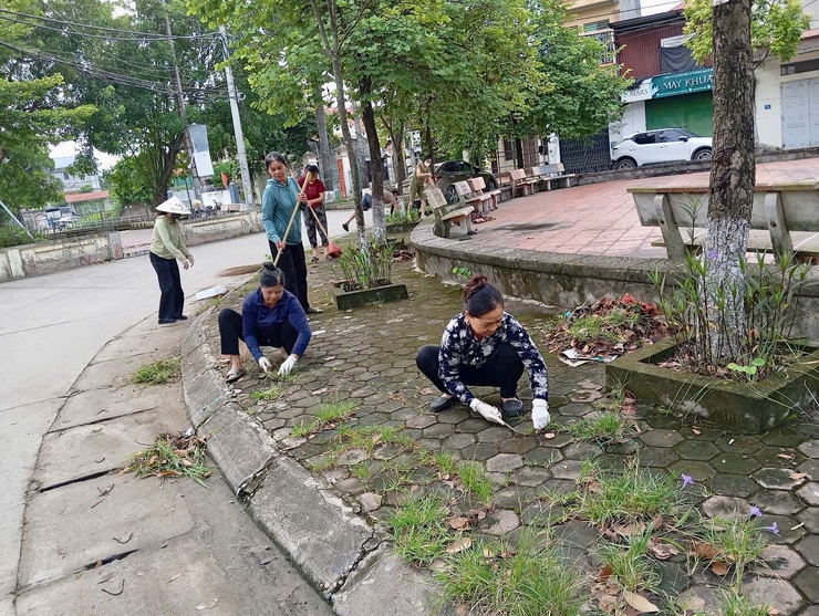 Đảng uỷ xã Phúc Thọ tăng cường lãnh đạo công tác vệ sinh môi trường và trật tự đô thị- Ảnh 3.