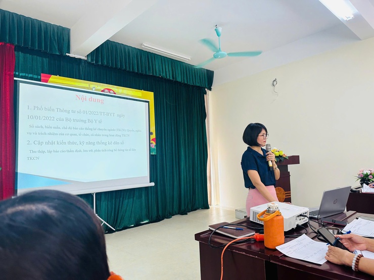 Trạm Y tế phường Xuân Phương tổ chức giao ban công tác Dân số tháng 9 triển khai nhiệm vụ trong tháng. Tập huấn nghiệp vụ báo cáo thống kê chuyên ngành Dân số cho đội ngũ Cộng tác viên phường.- Ảnh 3.