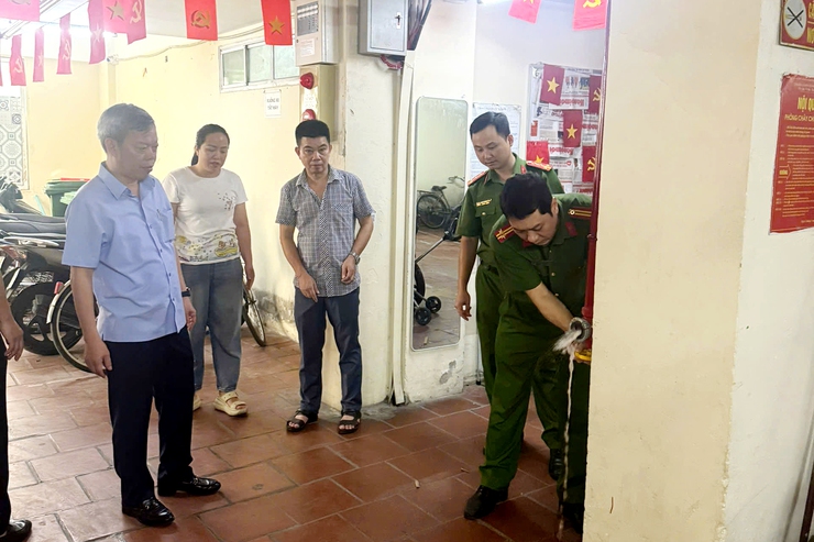 Lãnh đạo phường Thanh Xuân kiểm tra công tác phòng cháy, chữa cháy trên địa bàn- Ảnh 1.