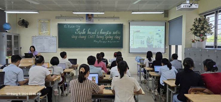 Sinh hoạt chuyên môn tổ Toán - Tin với chủ đề “ứng dụng ai trong giảng dạy”- Ảnh 1.