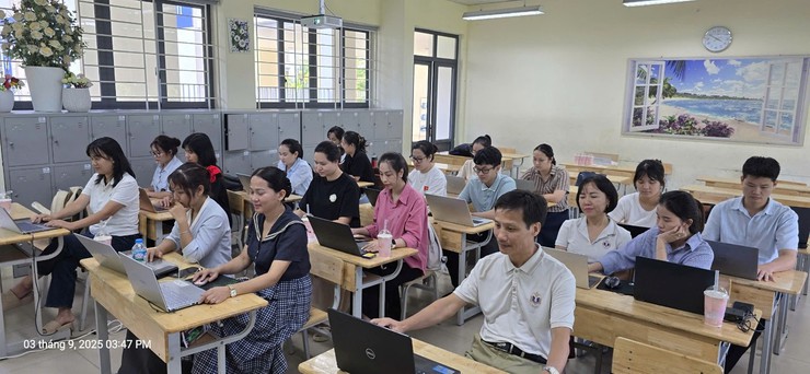 Sinh hoạt chuyên môn tổ Toán - Tin với chủ đề “ứng dụng ai trong giảng dạy”- Ảnh 2.