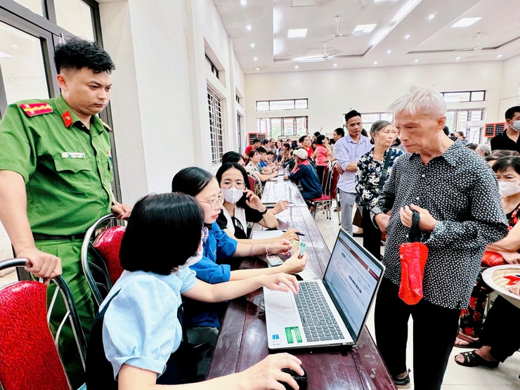 Công an xã Nam Phù tích cực chuyển đổi số- Ảnh 2.
