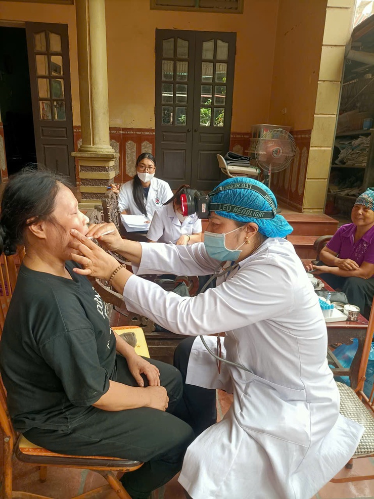 Xã Phúc Thọ triển khai khám sức khỏe cho người khuyết tật và hộ khó khăn, nâng cao vai trò trạm y tế cơ sở- Ảnh 2.