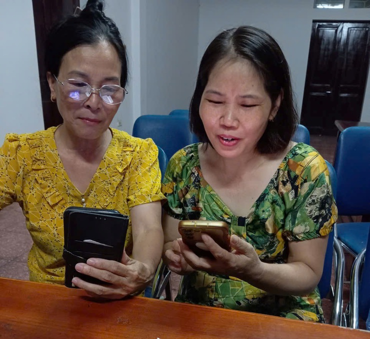 Xã Phú Cát tích cực ra quân “45 ngày đêm” hỗ trợ chuyển đổi số- Ảnh 4.