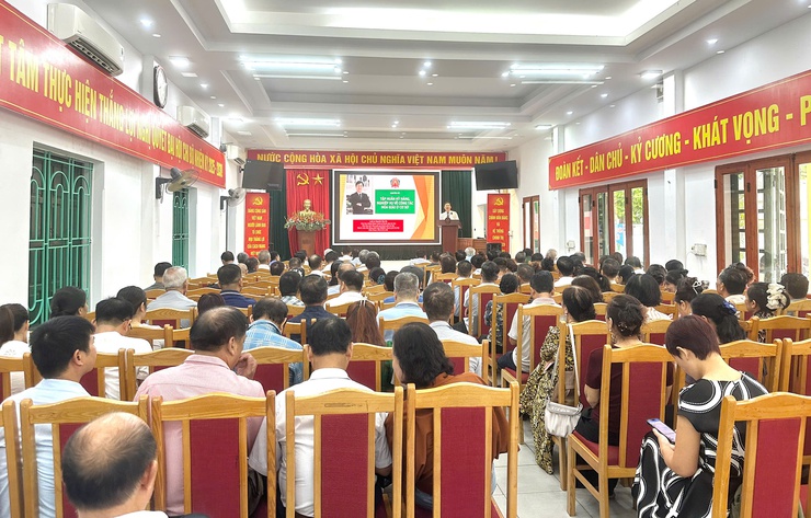 UBND xã Thư Lâm tổ chức Hội nghị công bố Quyết định thành lập các Tổ hoà giải trên địa bàn xã và tập huấn chuyên môn nghiệp vụ, kỹ năng hoà giải cho các hoà giải viên năm 2025.- Ảnh 5.