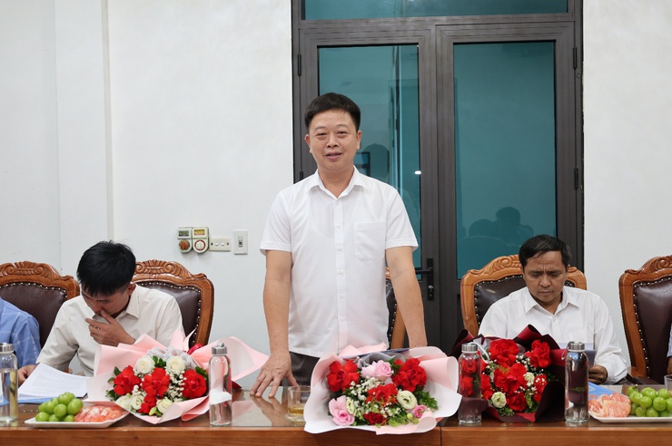 Xã Quảng Bị tổ chức Hội nghị trao Quyết định nghỉ hưu trước tuổi, nghỉ thôi việc theo Quyết định số 4505/QĐ-UBND ngày 30/8/2025 của UBND thành phố Hà Nội- Ảnh 5.