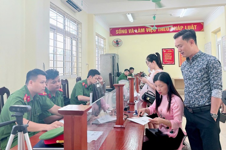 Công an xã Nam Phù tích cực chuyển đổi số- Ảnh 1.