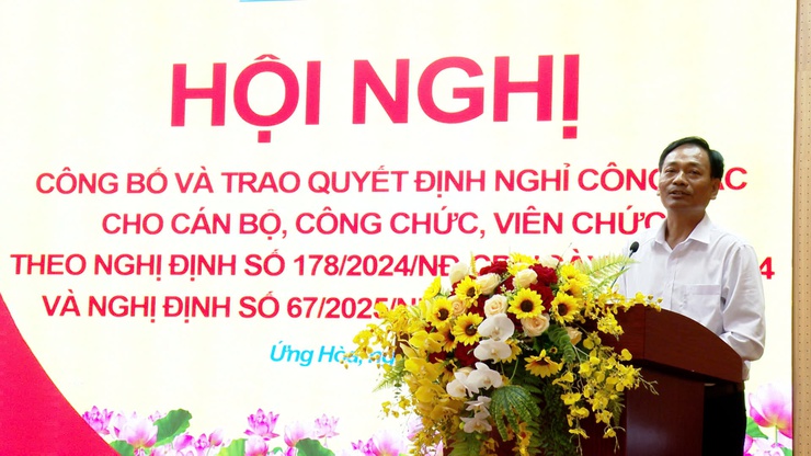 Ứng Hoà công bố, trao quyết định nghỉ việc theo Nghị định của Chính phủ- Ảnh 5.