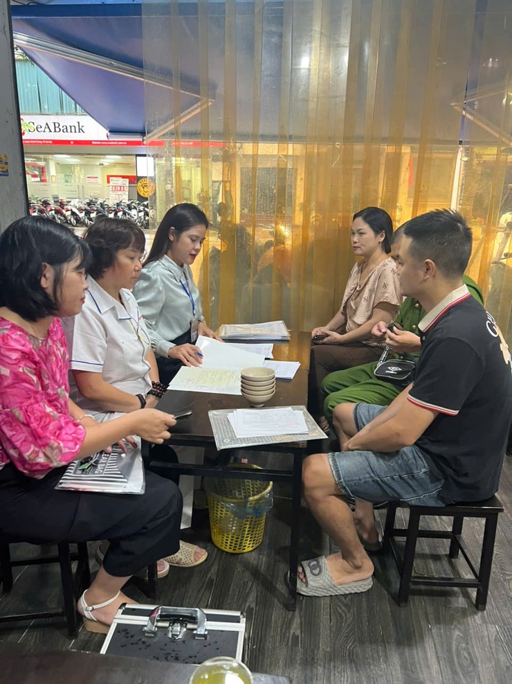 PHƯỜNG CỬA NAM TĂNG CƯỜNG CÔNG TÁC KIỂM TRA, ĐẢM BẢO AN TOÀN THỰC PHẨM, XỬ LÝ NGHIÊM CÁC CƠ SỞ KINH DOANH DỊCH VỤ ĂN UỐNG VI PHẠM TRONG ĐỢT CAO ĐIỂM A80 VÀ ĐẠI HỘI ĐẢNG CÁC CẤP NHIỆM KỲ 2025 - 2030- Ảnh 8.