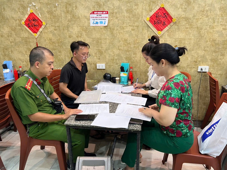 PHƯỜNG CỬA NAM TĂNG CƯỜNG CÔNG TÁC KIỂM TRA, ĐẢM BẢO AN TOÀN THỰC PHẨM, XỬ LÝ NGHIÊM CÁC CƠ SỞ KINH DOANH DỊCH VỤ ĂN UỐNG VI PHẠM TRONG ĐỢT CAO ĐIỂM A80 VÀ ĐẠI HỘI ĐẢNG CÁC CẤP NHIỆM KỲ 2025 - 2030- Ảnh 12.