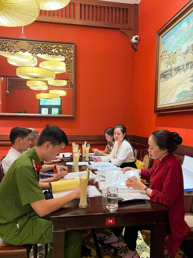 PHƯỜNG CỬA NAM TĂNG CƯỜNG CÔNG TÁC KIỂM TRA, ĐẢM BẢO AN TOÀN THỰC PHẨM, XỬ LÝ NGHIÊM CÁC CƠ SỞ KINH DOANH DỊCH VỤ ĂN UỐNG VI PHẠM TRONG ĐỢT CAO ĐIỂM A80 VÀ ĐẠI HỘI ĐẢNG CÁC CẤP NHIỆM KỲ 2025 - 2030- Ảnh 15.