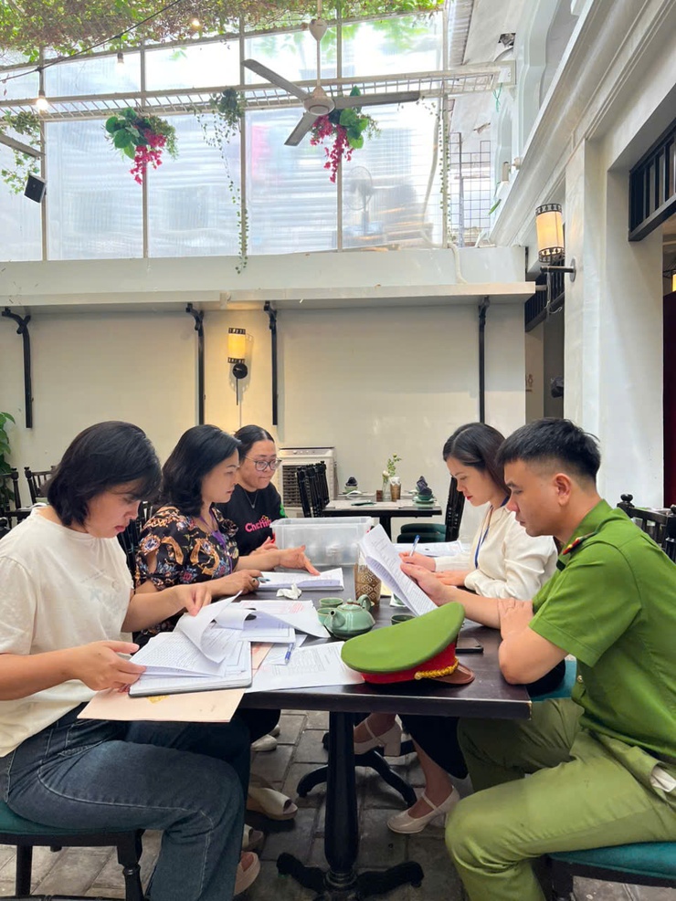PHƯỜNG CỬA NAM TĂNG CƯỜNG CÔNG TÁC KIỂM TRA, ĐẢM BẢO AN TOÀN THỰC PHẨM, XỬ LÝ NGHIÊM CÁC CƠ SỞ KINH DOANH DỊCH VỤ ĂN UỐNG VI PHẠM TRONG ĐỢT CAO ĐIỂM A80 VÀ ĐẠI HỘI ĐẢNG CÁC CẤP NHIỆM KỲ 2025 - 2030- Ảnh 19.