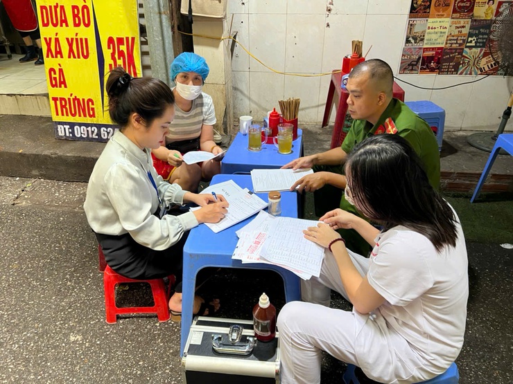 PHƯỜNG CỬA NAM TĂNG CƯỜNG CÔNG TÁC KIỂM TRA, ĐẢM BẢO AN TOÀN THỰC PHẨM, XỬ LÝ NGHIÊM CÁC CƠ SỞ KINH DOANH DỊCH VỤ ĂN UỐNG VI PHẠM TRONG ĐỢT CAO ĐIỂM A80 VÀ ĐẠI HỘI ĐẢNG CÁC CẤP NHIỆM KỲ 2025 - 2030- Ảnh 21.