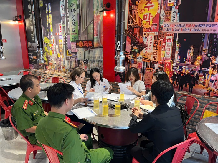 PHƯỜNG CỬA NAM TĂNG CƯỜNG CÔNG TÁC KIỂM TRA, ĐẢM BẢO AN TOÀN THỰC PHẨM, XỬ LÝ NGHIÊM CÁC CƠ SỞ KINH DOANH DỊCH VỤ ĂN UỐNG VI PHẠM TRONG ĐỢT CAO ĐIỂM A80 VÀ ĐẠI HỘI ĐẢNG CÁC CẤP NHIỆM KỲ 2025 - 2030- Ảnh 24.