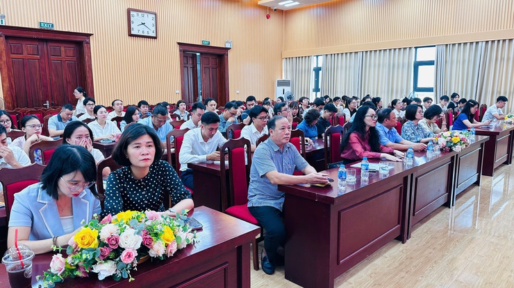 Khai giảng khóa học lý luận chính trị cho đảng viên mới- Ảnh 4.