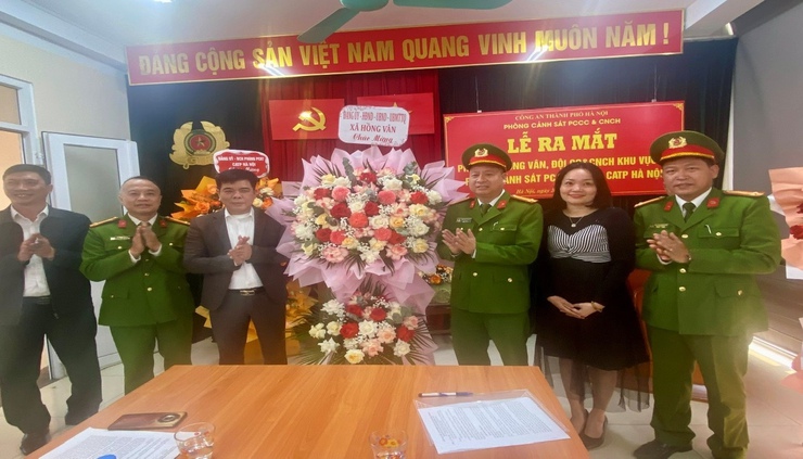 Phòng Cảnh sát PCCC&CNCH - CATP Hà Nội tổ chức Lễ ra mắt phân Đội Hồng Vân (Cơ sở 2) - Đội CC&CNCH khu vực số 32- Ảnh 2.