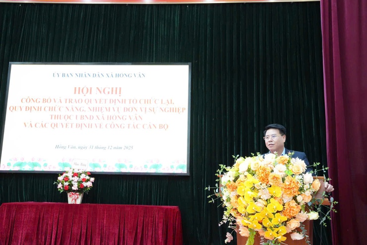 UBND xã Hồng Vân tổ chức hội nghị công bố và trao quyết định tổ chức lại đơn vị sự nghiệp và công bố các quyết định bổ nhiệm lãnh đạo quản lý- Ảnh 7.
